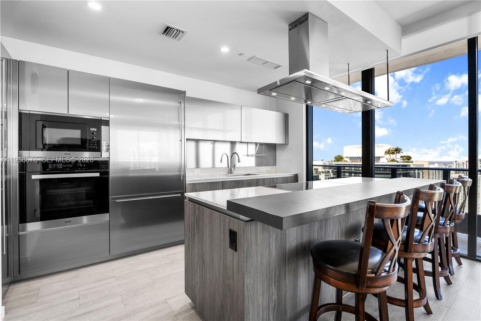 1000 Brickell Plz #PH5408, Miami FL 33131