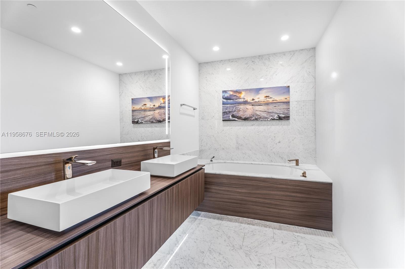 1000 Brickell Plz #PH5408, Miami FL 33131