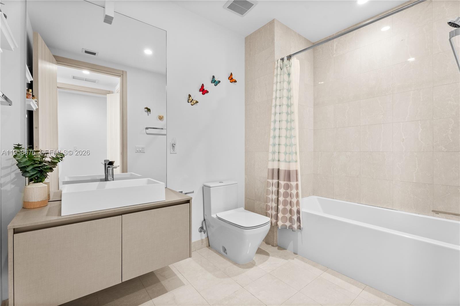 1000 Brickell Plz #PH5408, Miami FL 33131