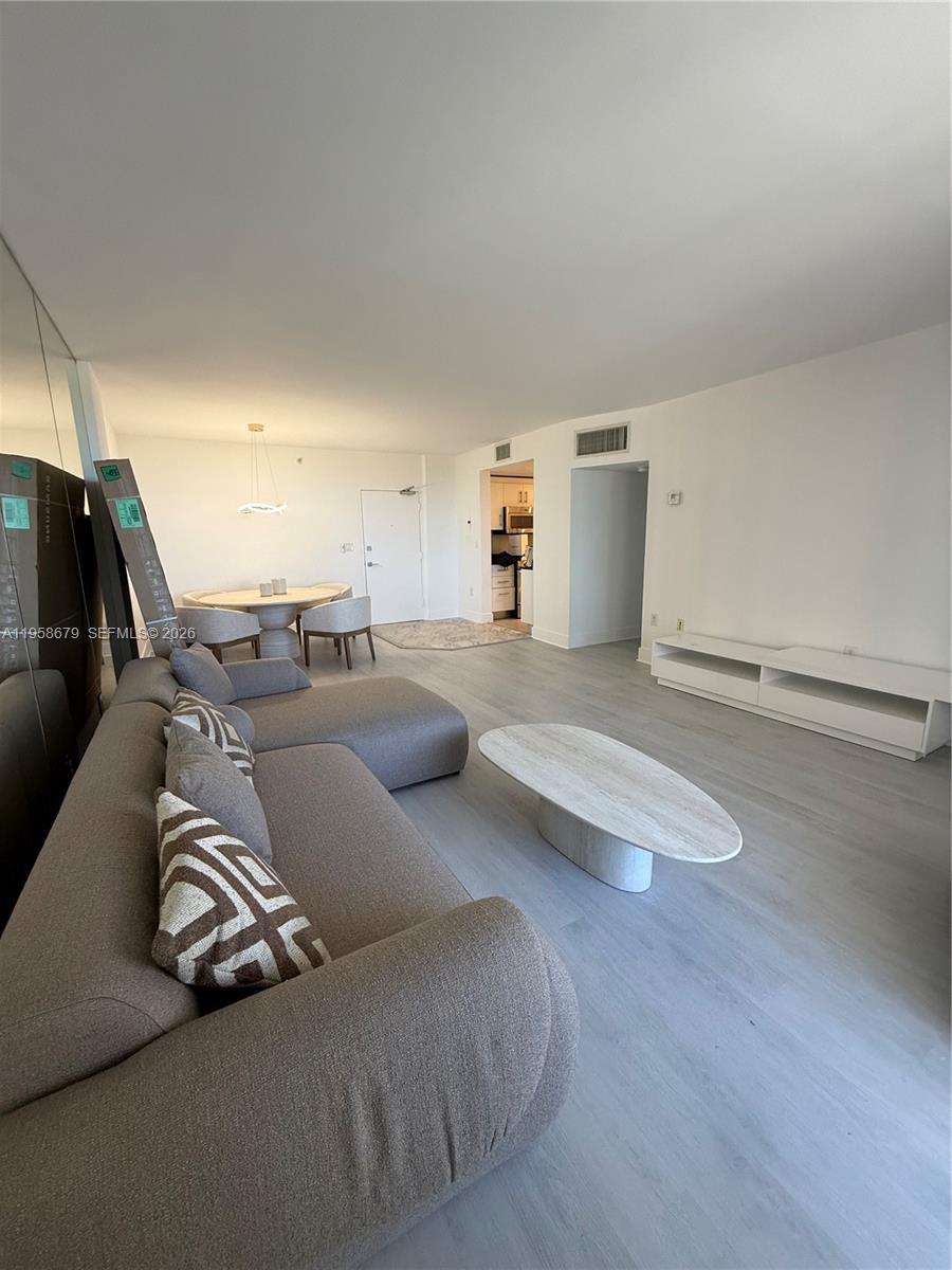 10275 Collins Ave #420, Bal Harbour FL 33154