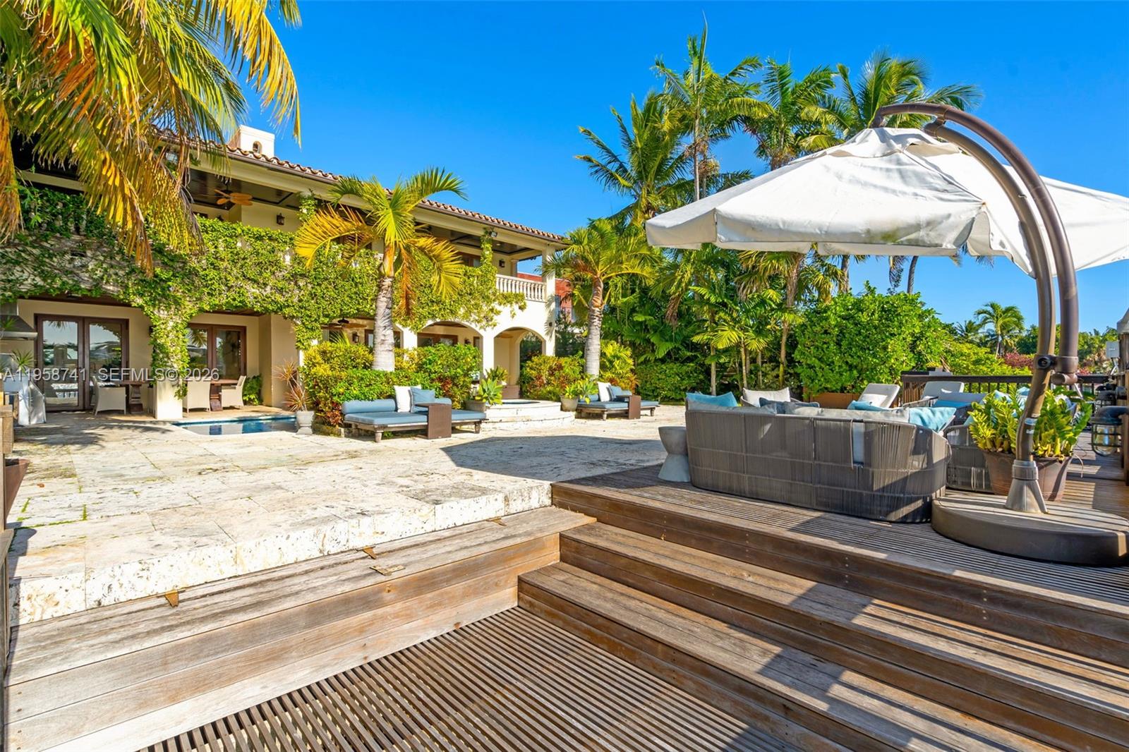 1398 Bay Dr, Miami Beach FL 33141