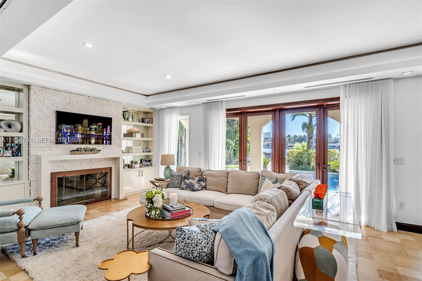 1398 Bay Dr, Miami Beach FL 33141