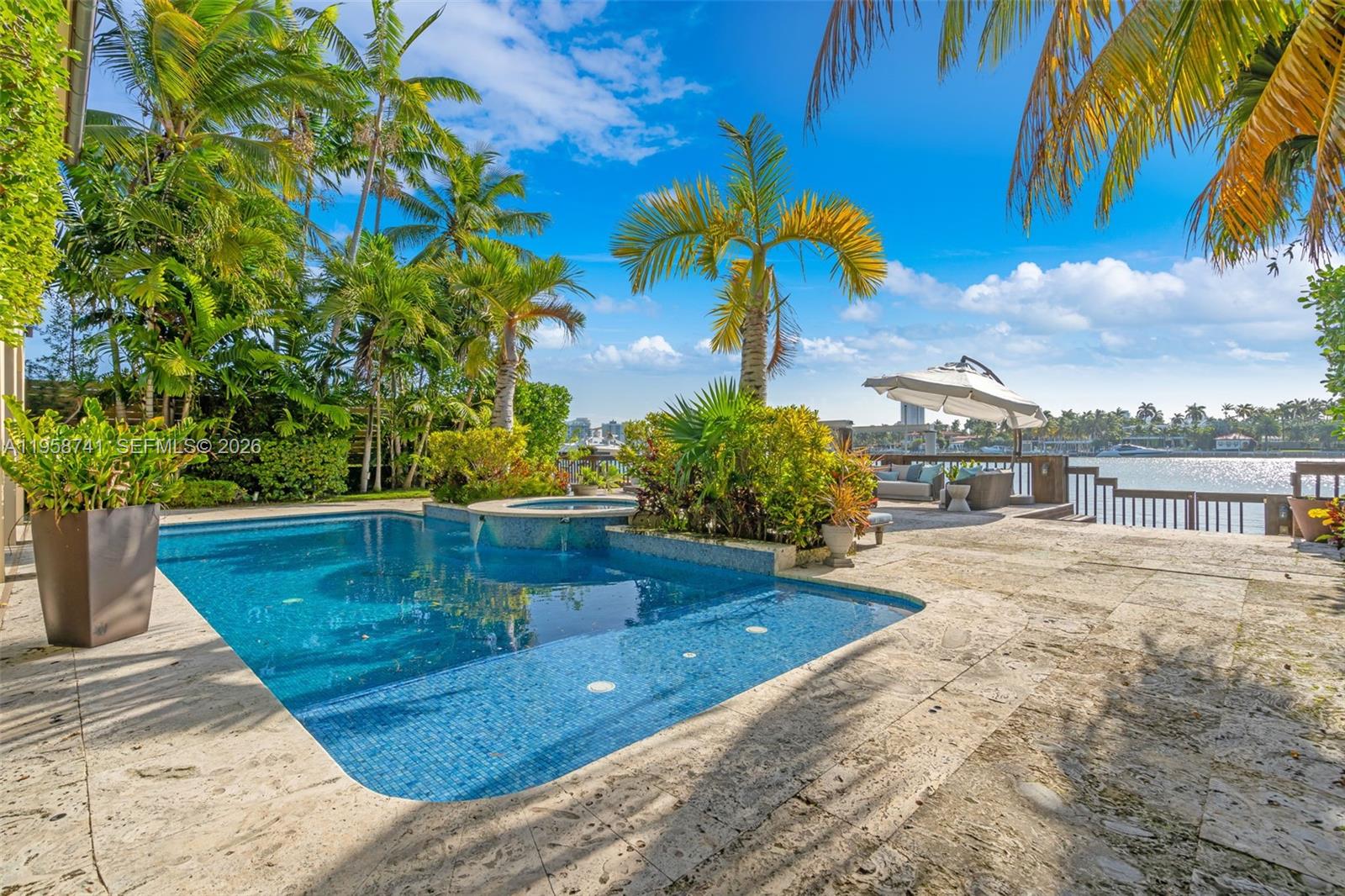 1398 Bay Dr, Miami Beach FL 33141