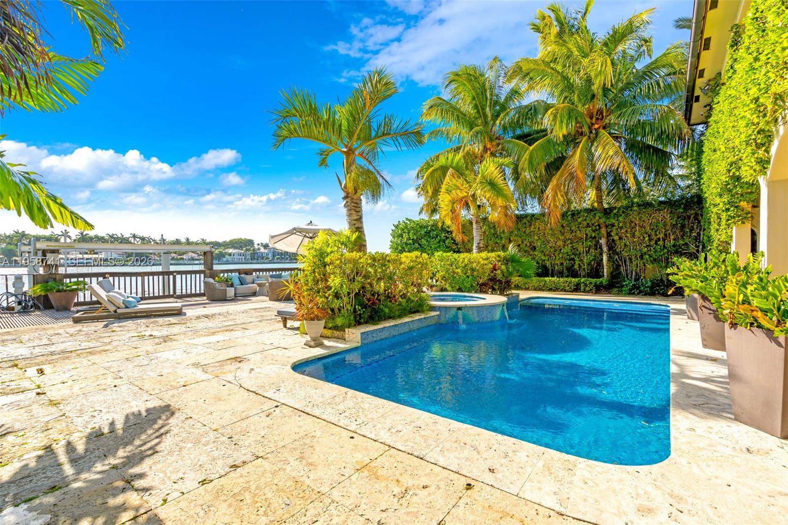 1398 Bay Dr, Miami Beach FL 33141