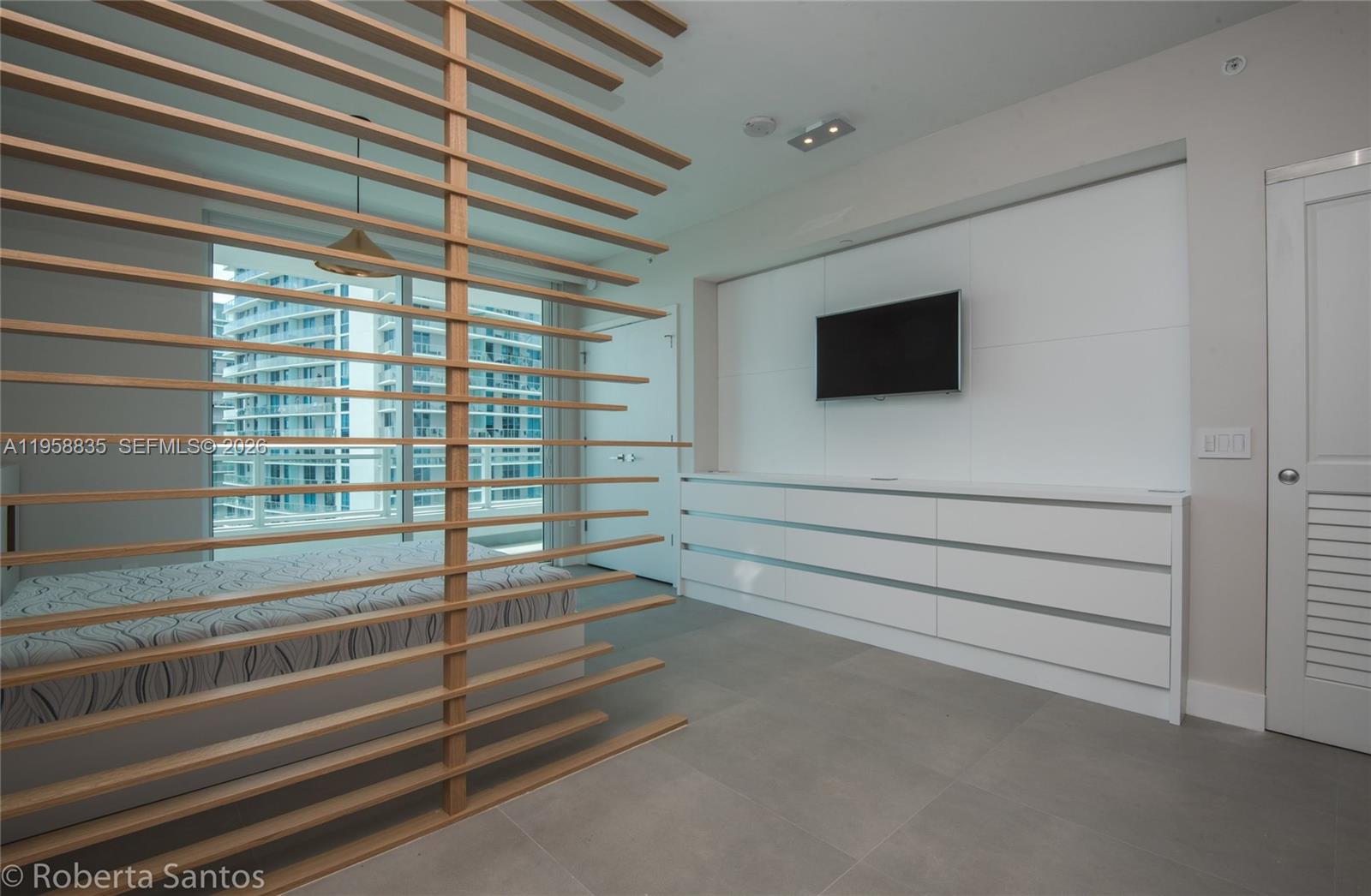 1080 Brickell Ave #3205, Miami FL 33131