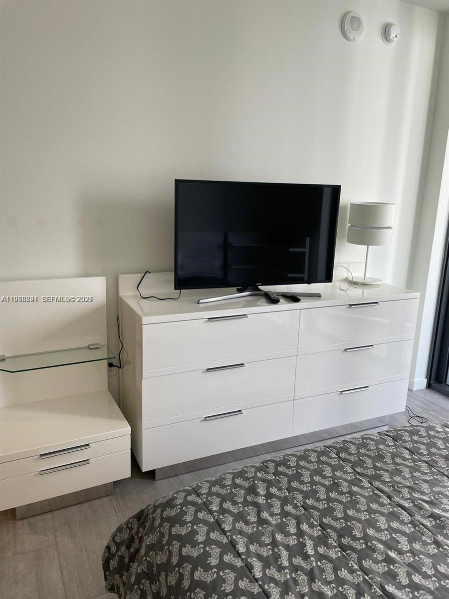 1000 Brickell Plaza #2809, Miami FL 33131
