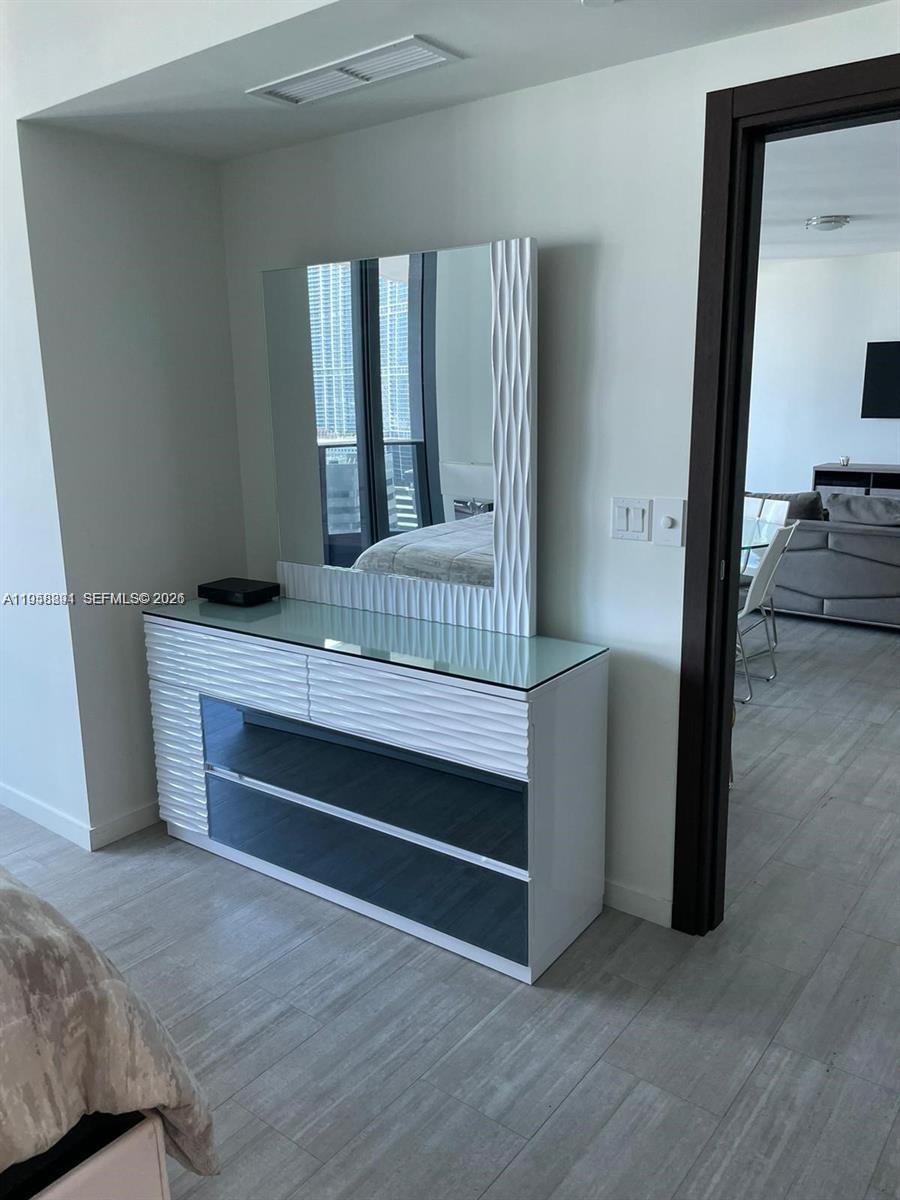 1000 Brickell Plaza #2809, Miami FL 33131