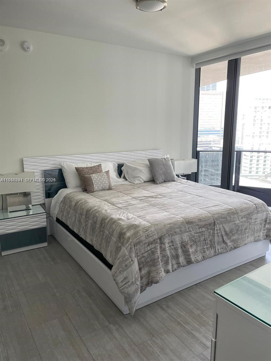 1000 Brickell Plaza #2809, Miami FL 33131