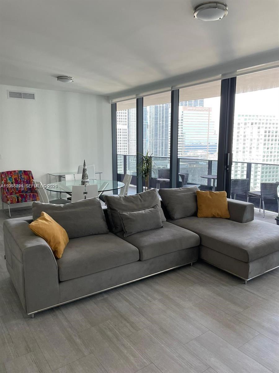 1000 Brickell Plaza #2809, Miami FL 33131