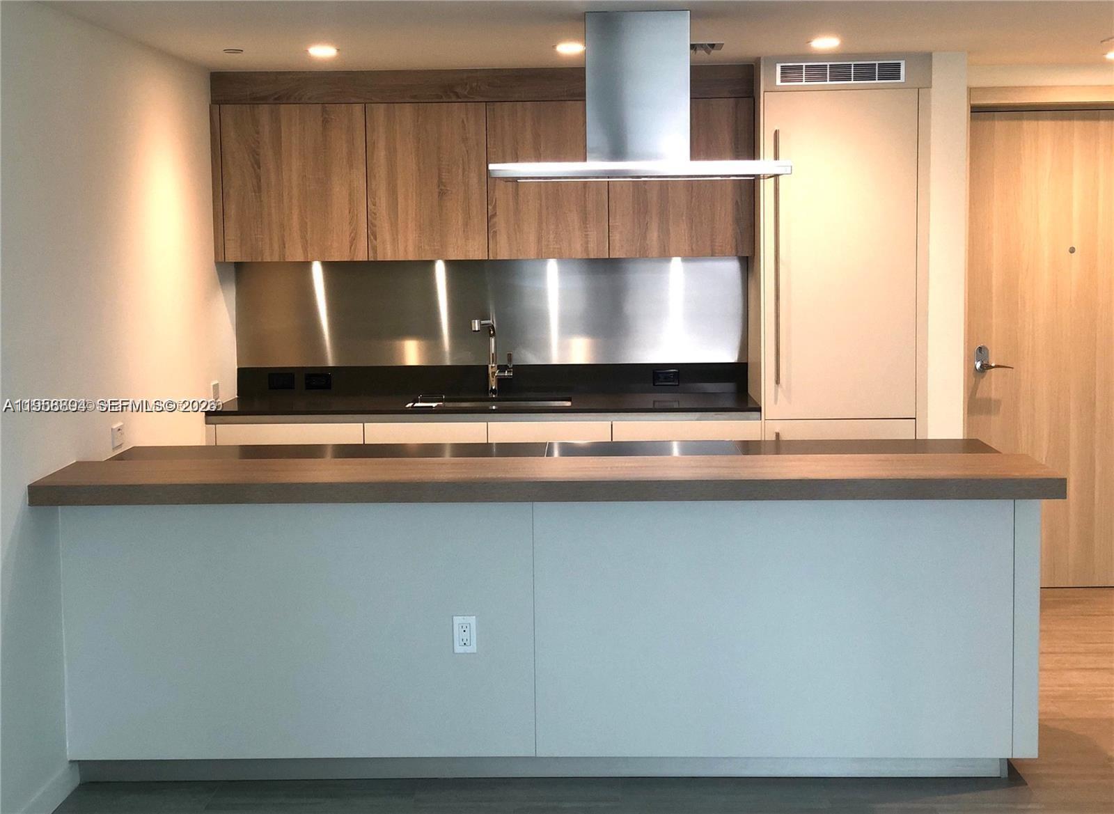 1000 Brickell Plaza #2414, Miami FL 33131