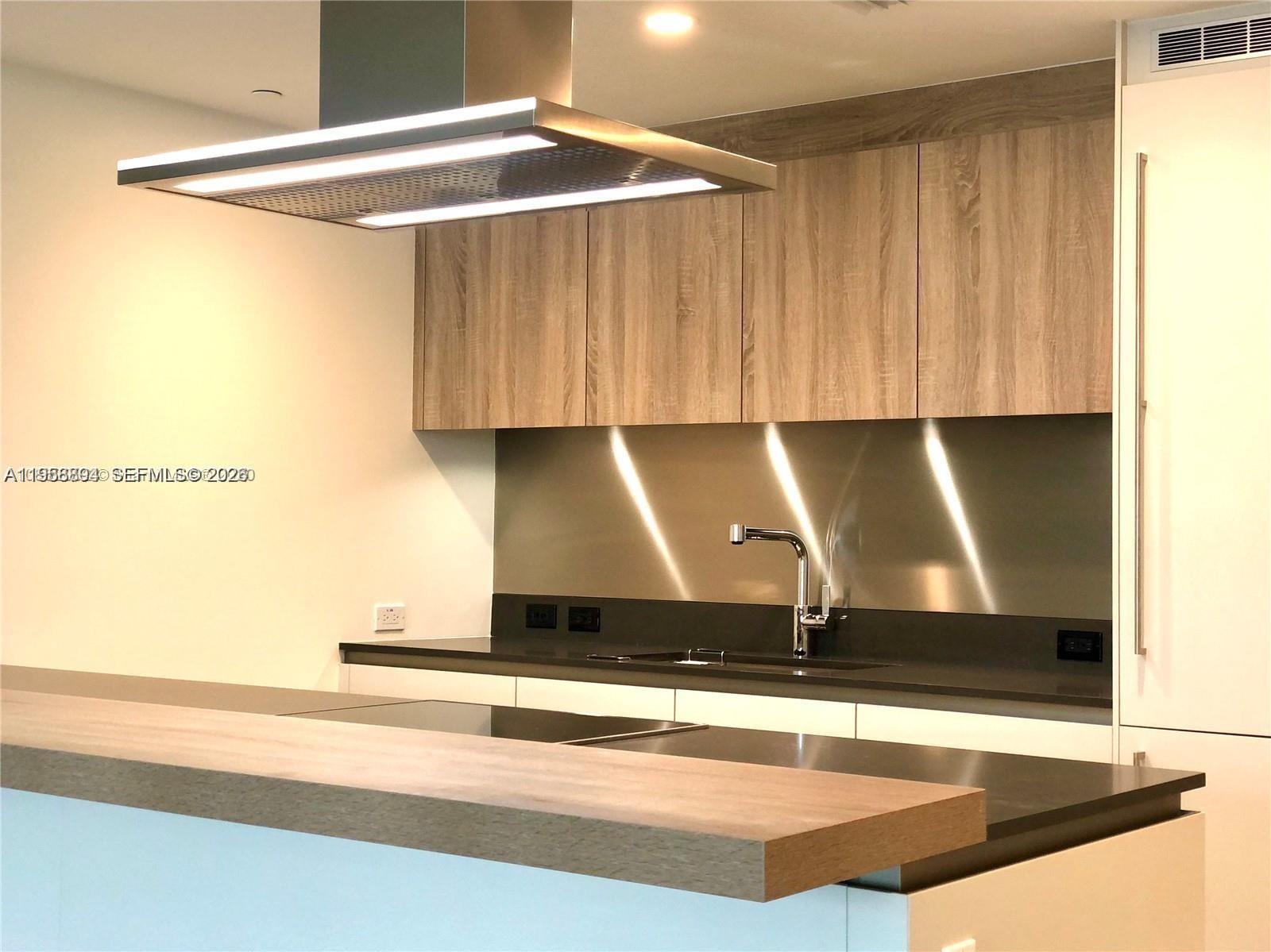 1000 Brickell Plaza #2414, Miami FL 33131