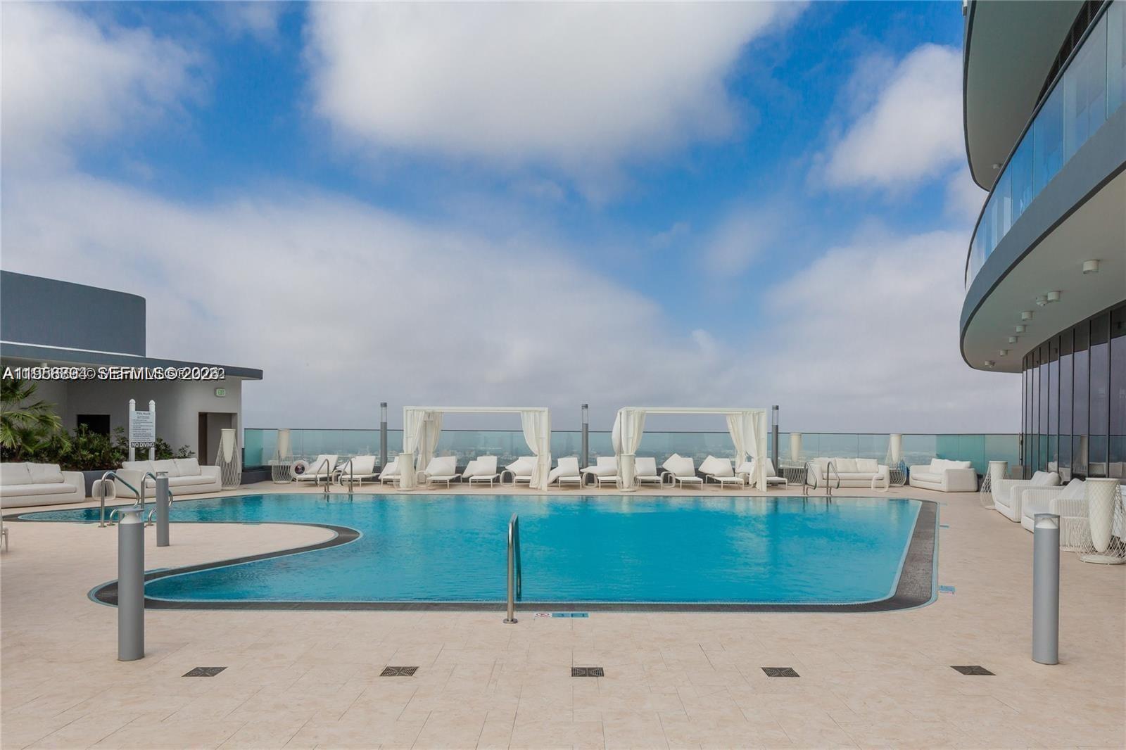 1000 Brickell Plaza #2414, Miami FL 33131