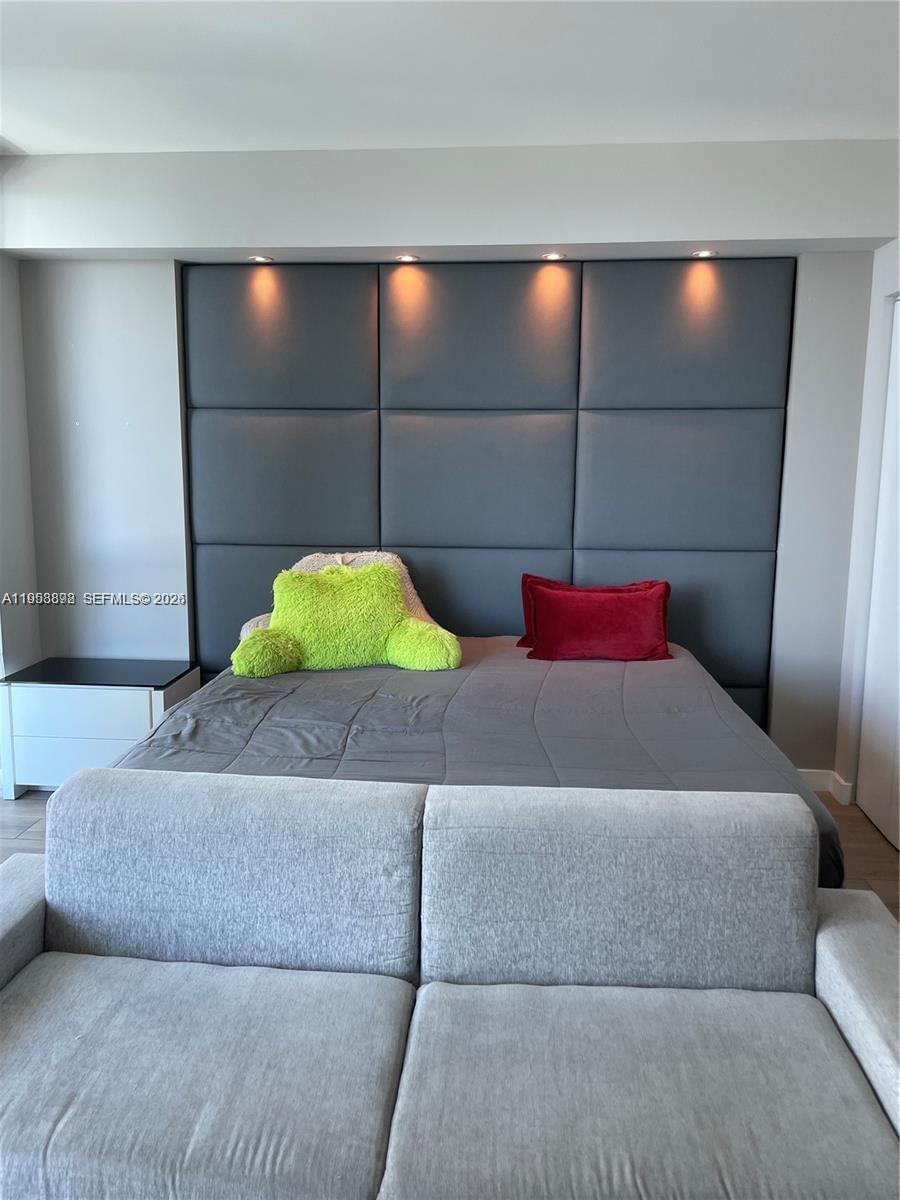 1100 S Miami Ave #2105, Miami FL 33130