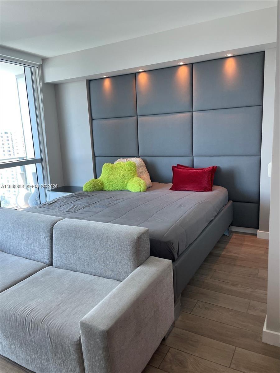 1100 S Miami Ave #2105, Miami FL 33130