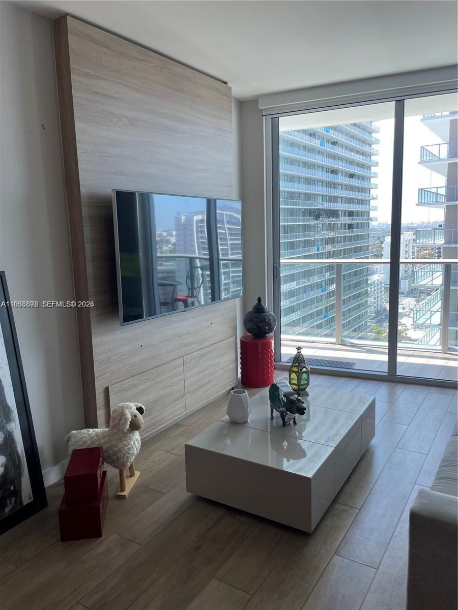 1100 S Miami Ave #2105, Miami FL 33130