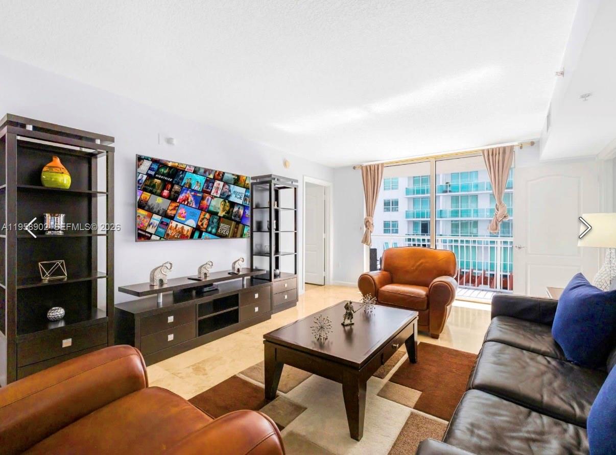 1200 Brickell Bay Dr #1509, Miami FL 33131