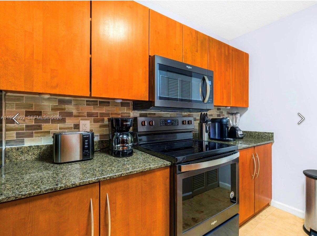 1200 Brickell Bay Dr #1509, Miami FL 33131