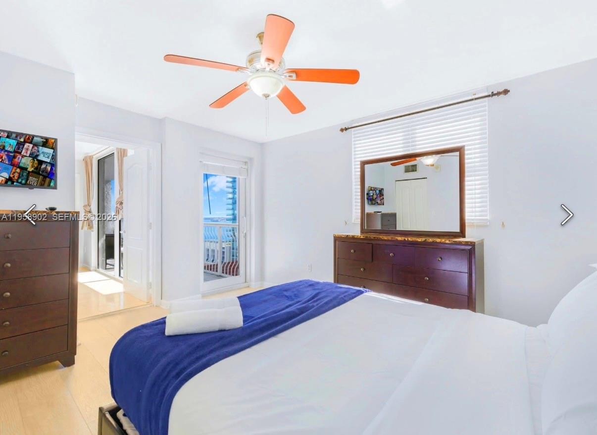 1200 Brickell Bay Dr #1509, Miami FL 33131