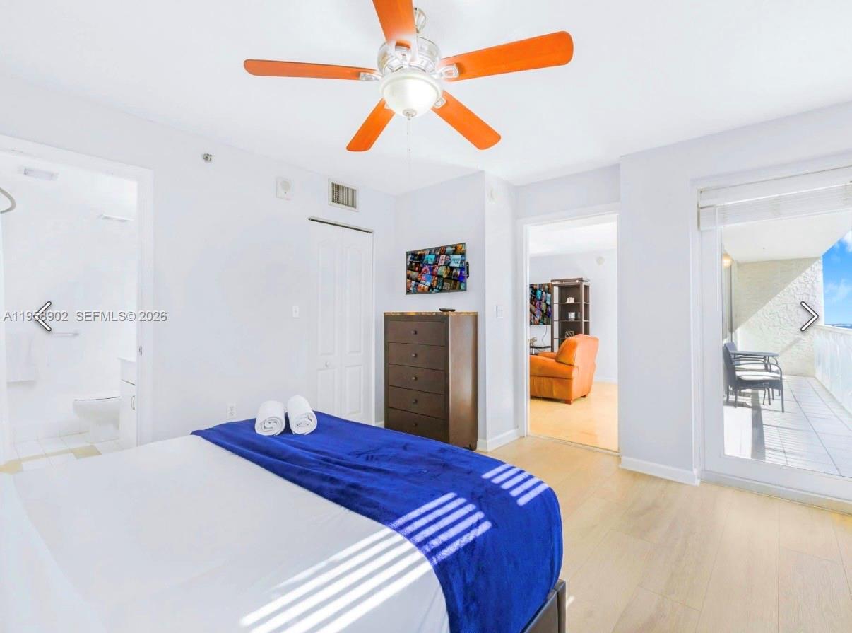 1200 Brickell Bay Dr #1509, Miami FL 33131