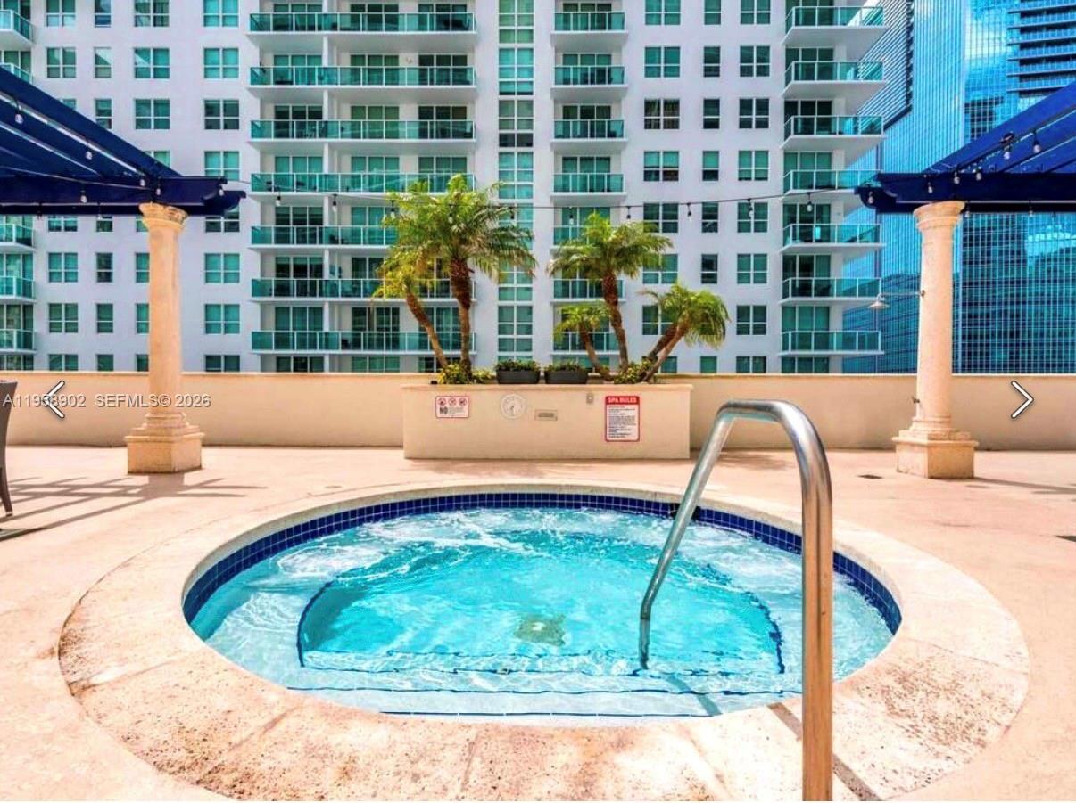1200 Brickell Bay Dr #1509, Miami FL 33131