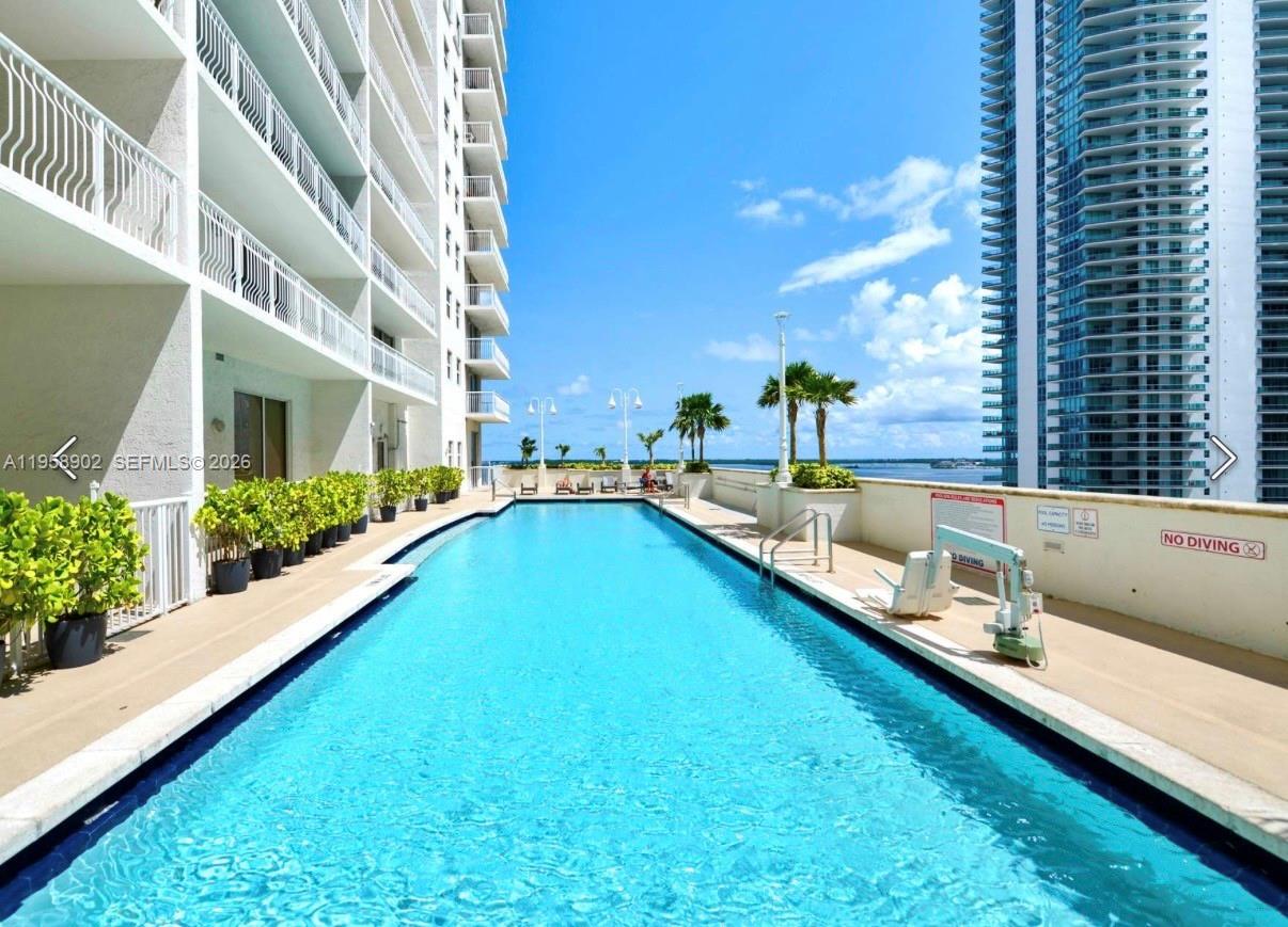1200 Brickell Bay Dr #1509, Miami FL 33131