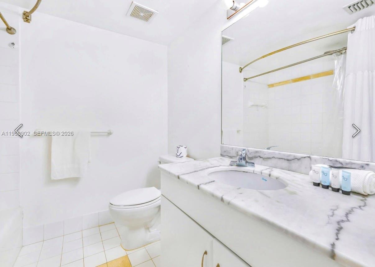 1200 Brickell Bay Dr #1509, Miami FL 33131