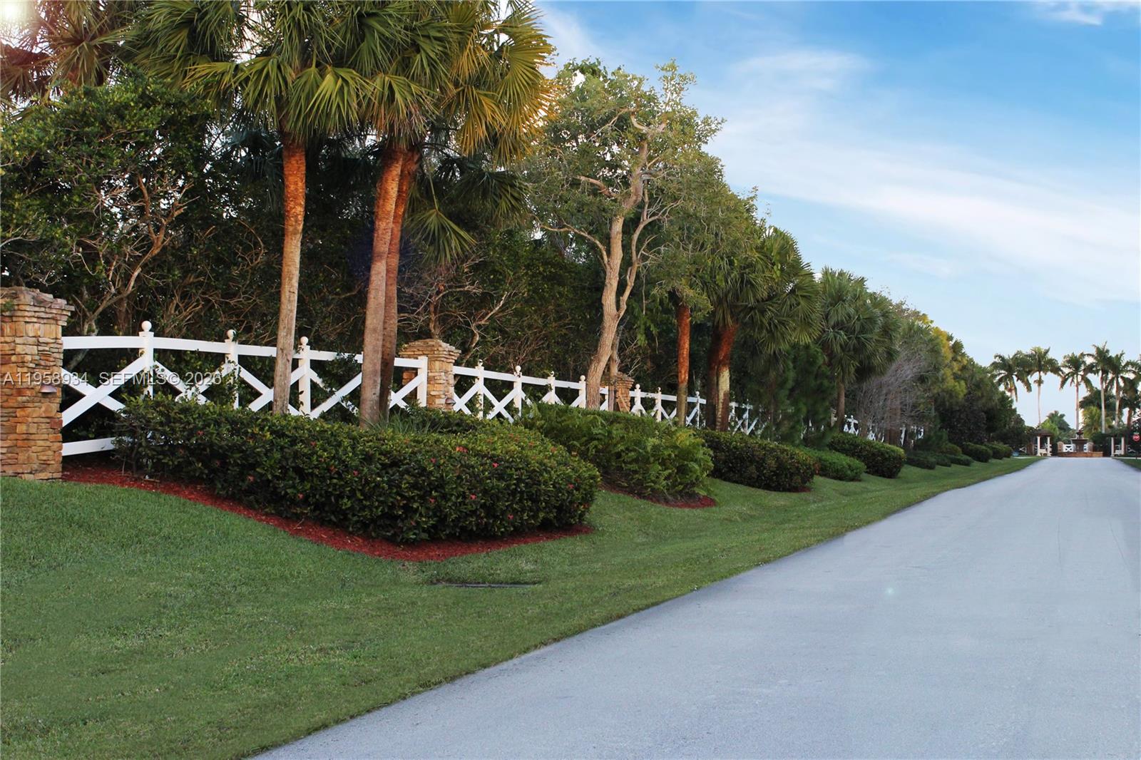 16700 Berkshire Ct, Southwest Ranches FL 33331