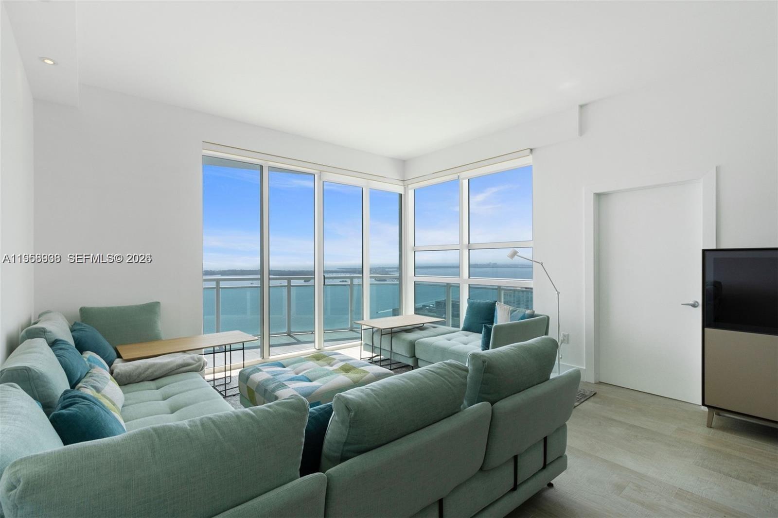 950 Brickell Bay Dr #4411, Miami FL 33131