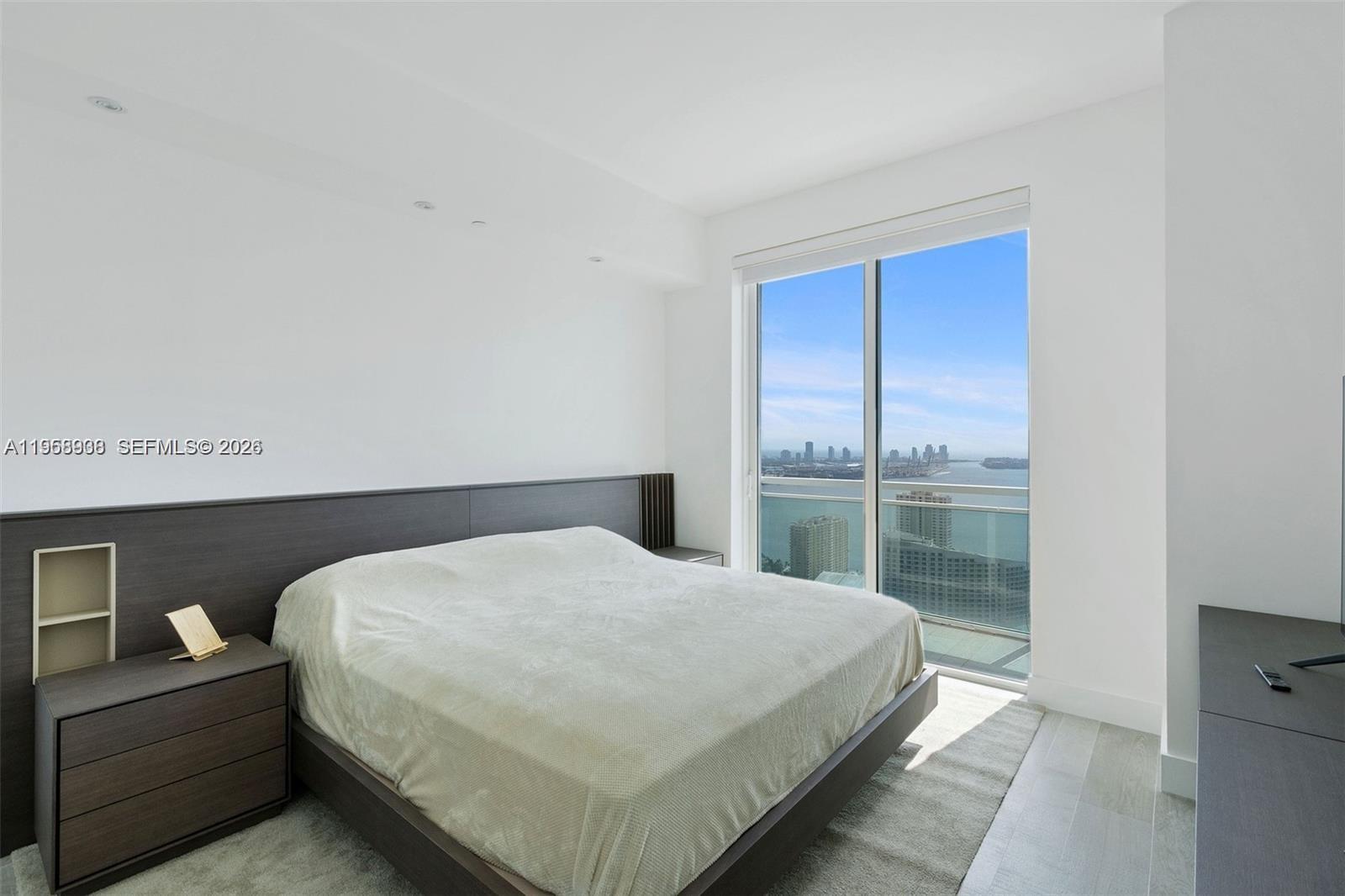 950 Brickell Bay Dr #4411, Miami FL 33131