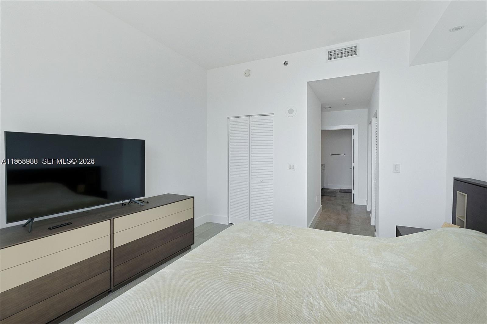 950 Brickell Bay Dr #4411, Miami FL 33131