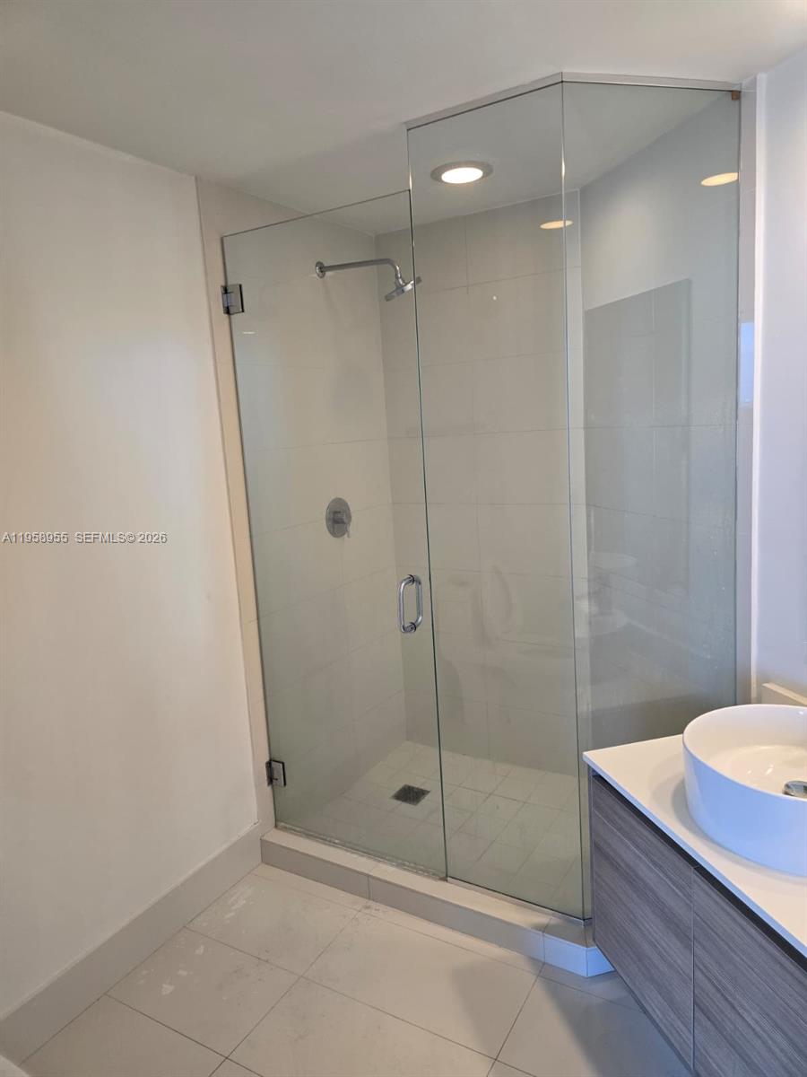 121 NE 34th St #2816, Miami FL 33137