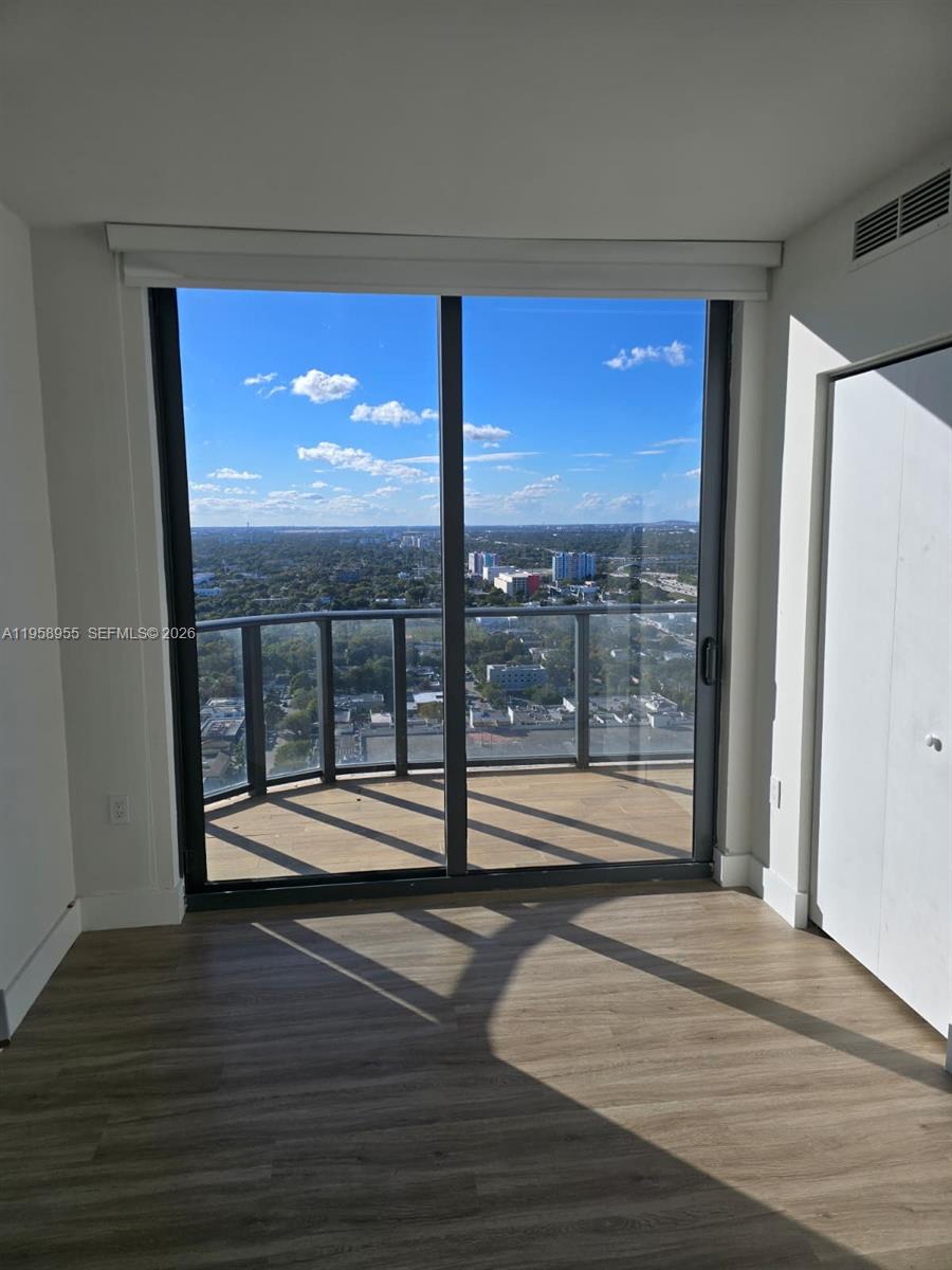 121 NE 34th St #2816, Miami FL 33137