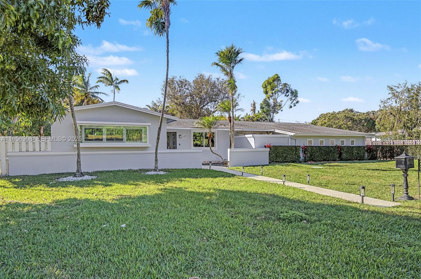 7950 SW 161st St, Palmetto Bay FL 33157