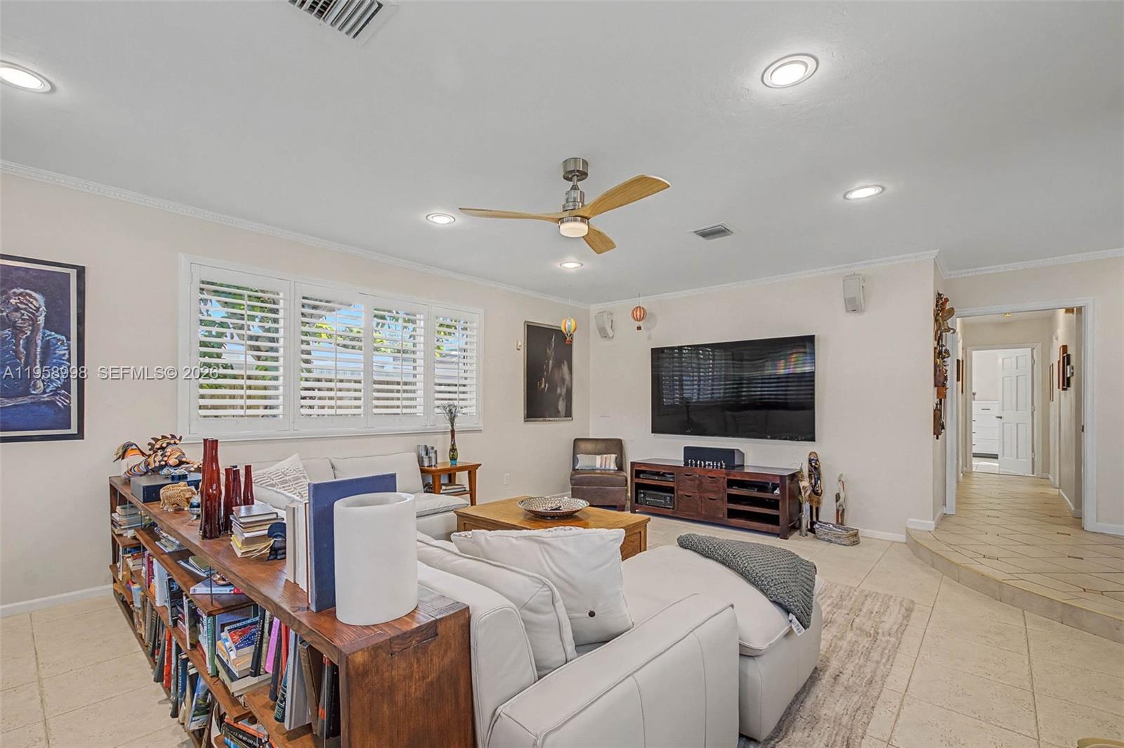 7950 SW 161st St, Palmetto Bay FL 33157
