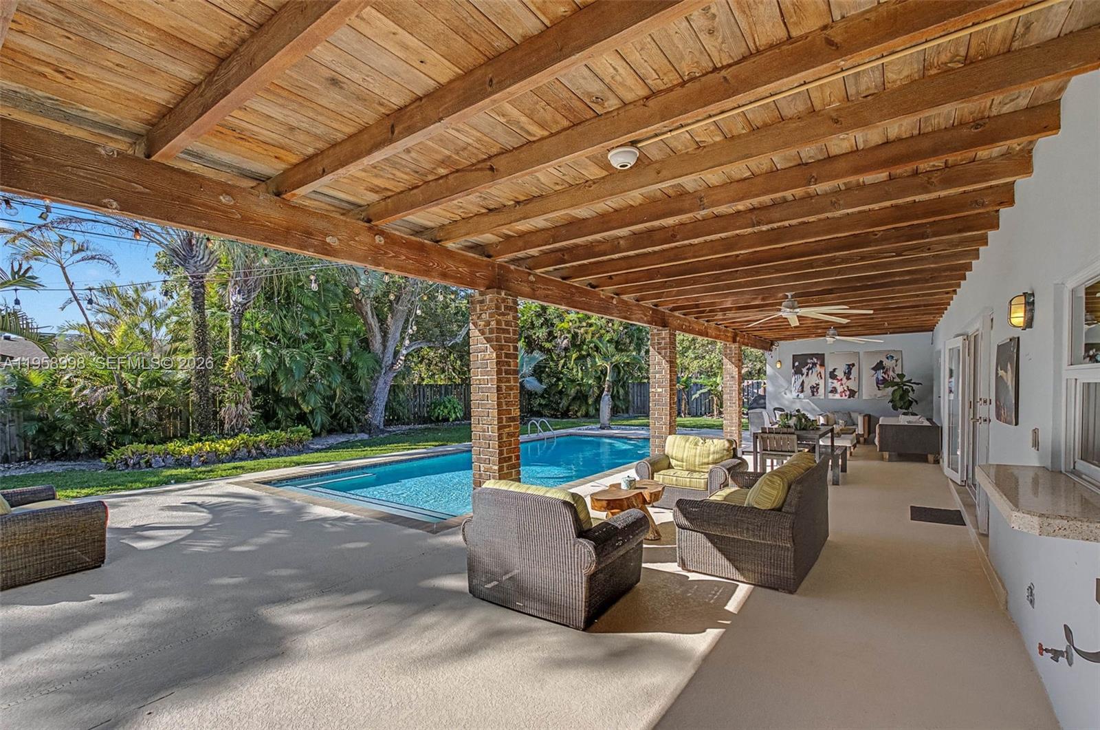7950 SW 161st St, Palmetto Bay FL 33157