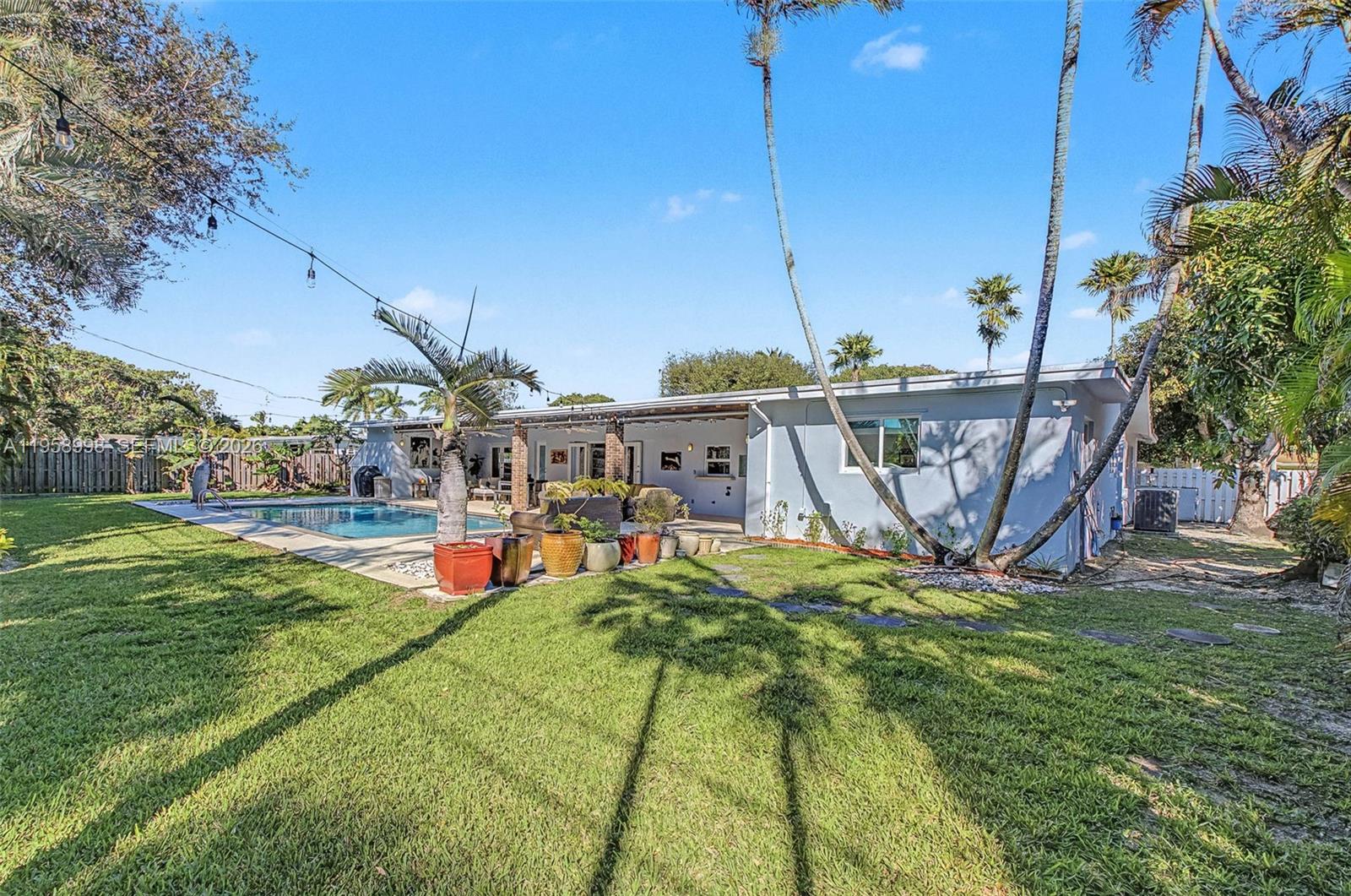7950 SW 161st St, Palmetto Bay FL 33157