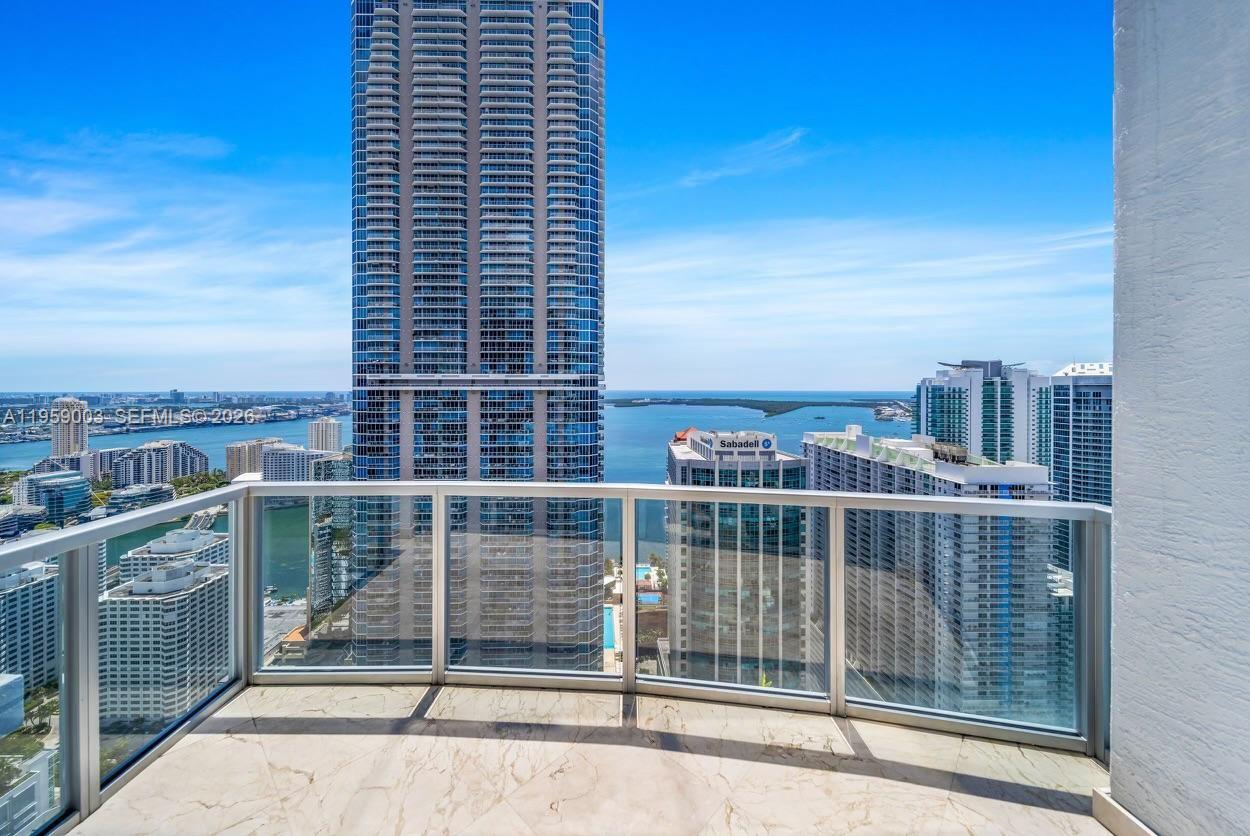 1060 Brickell Ave #4505, Miami FL 33131