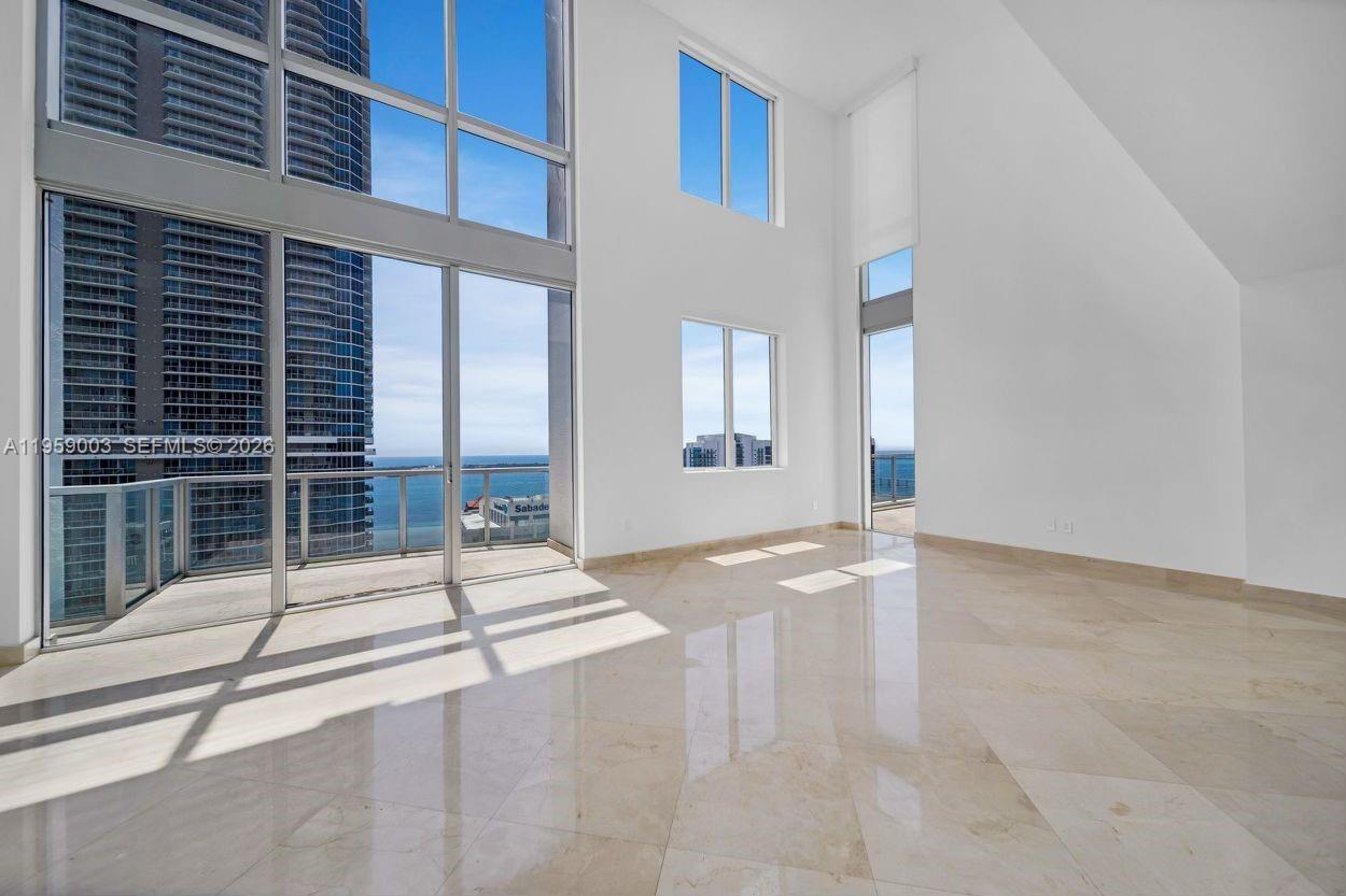 1060 Brickell Ave #4505, Miami FL 33131