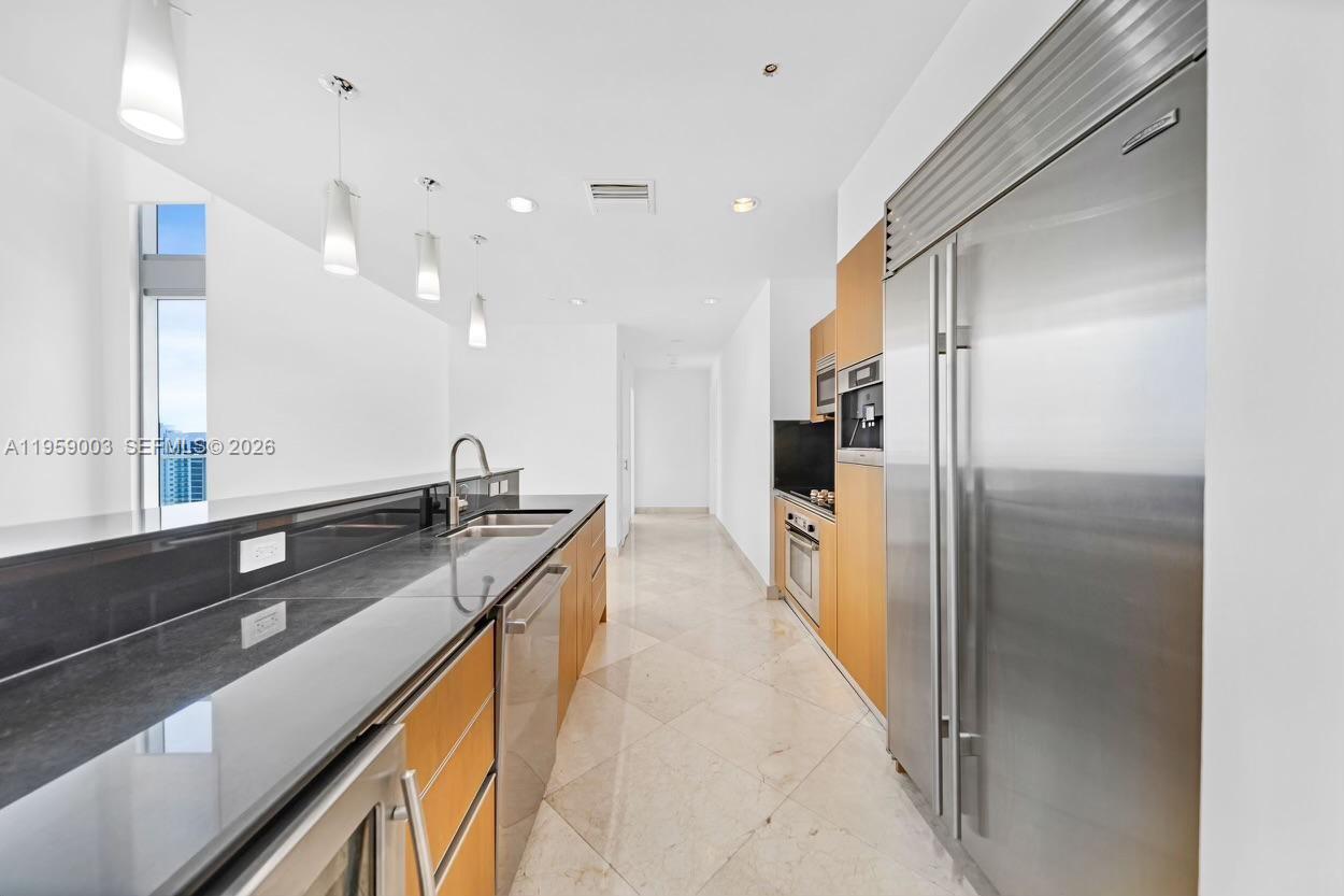 1060 Brickell Ave #4505, Miami FL 33131