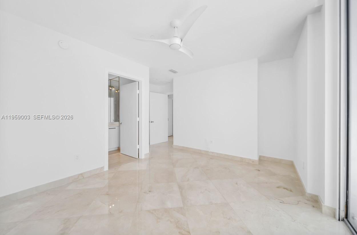 1060 Brickell Ave #4505, Miami FL 33131