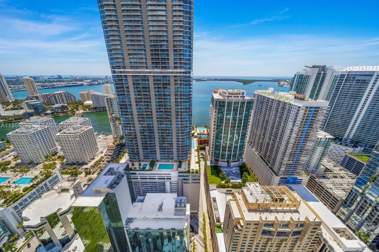 1060 Brickell Ave #4505, Miami FL 33131