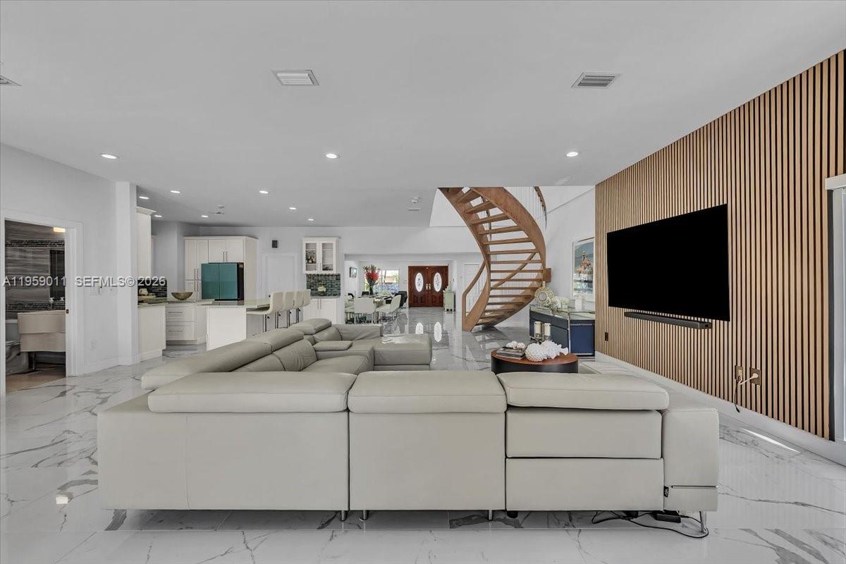 1700 Cleveland Rd, Miami Beach FL 33141