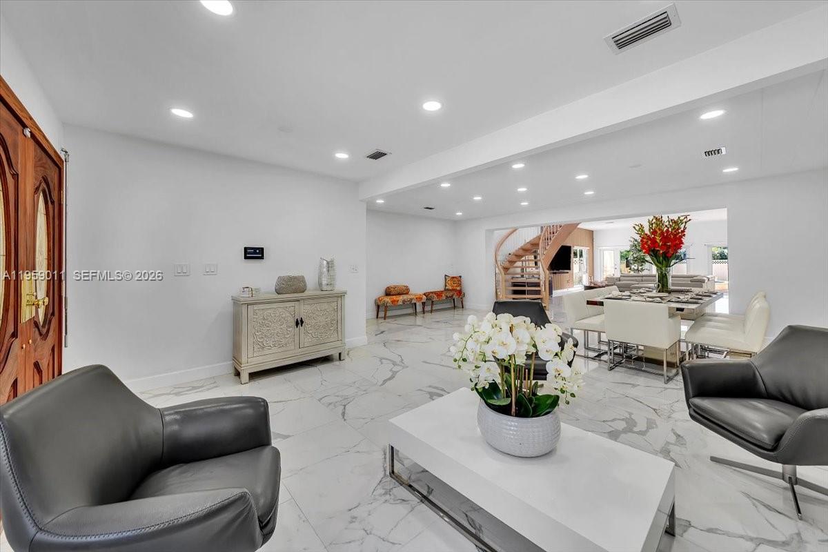 1700 Cleveland Rd, Miami Beach FL 33141