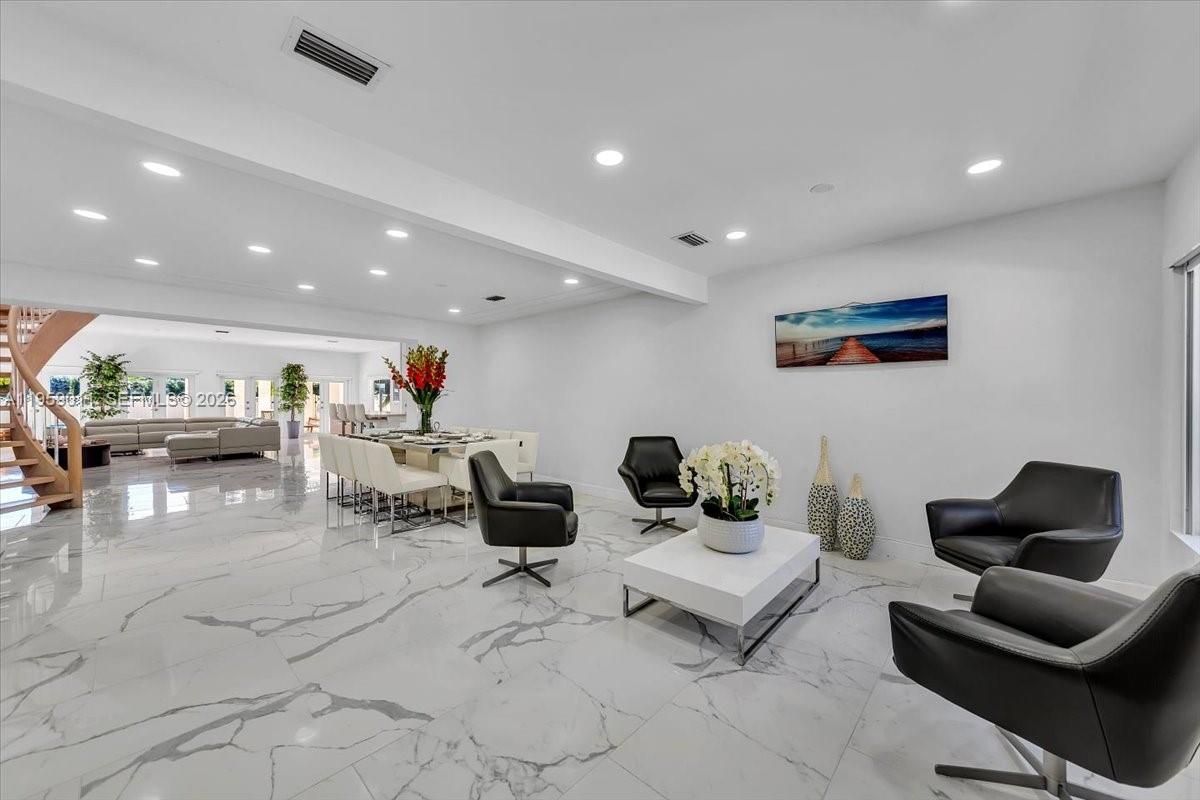 1700 Cleveland Rd, Miami Beach FL 33141