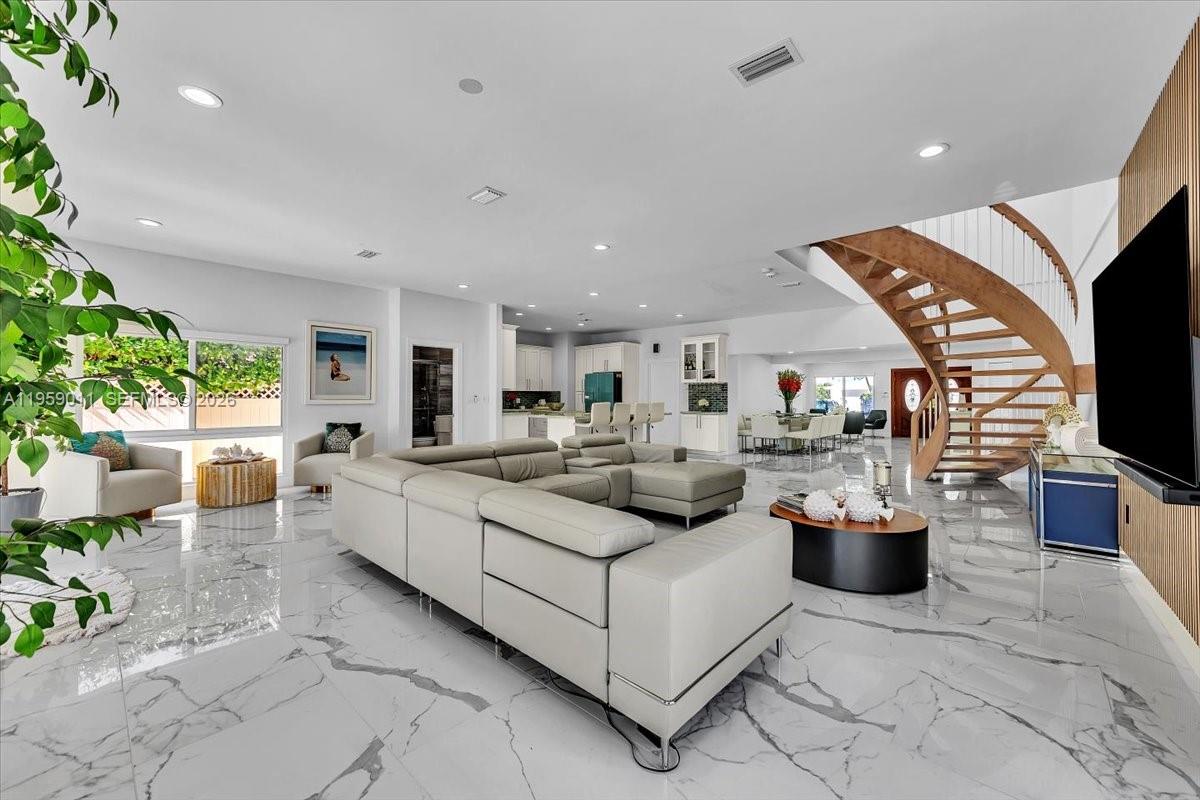 1700 Cleveland Rd, Miami Beach FL 33141