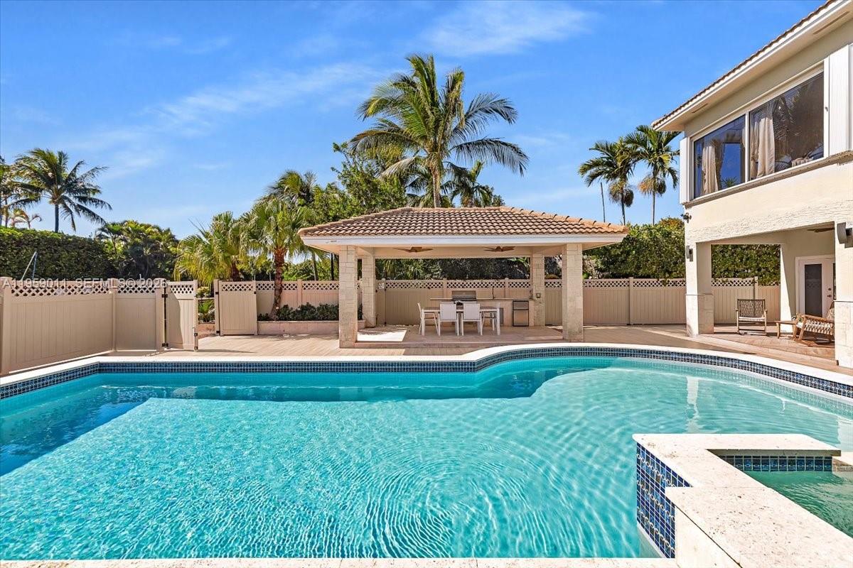 1700 Cleveland Rd, Miami Beach FL 33141