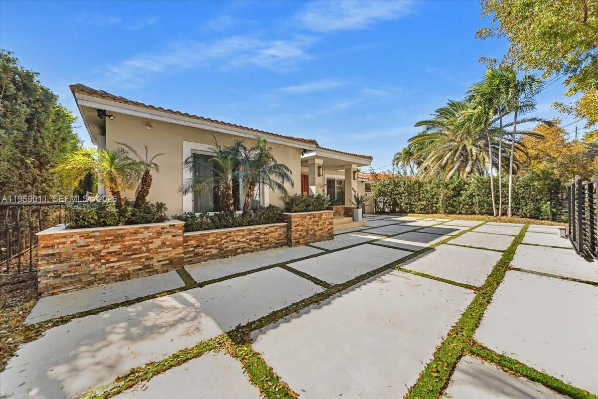 1700 Cleveland Rd, Miami Beach FL 33141