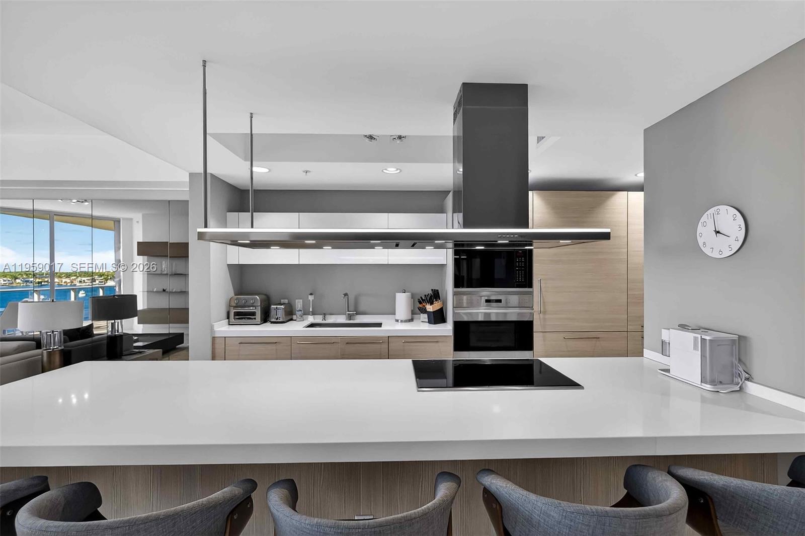 17111 Biscayne Blvd #706, North Miami Beach FL 33160