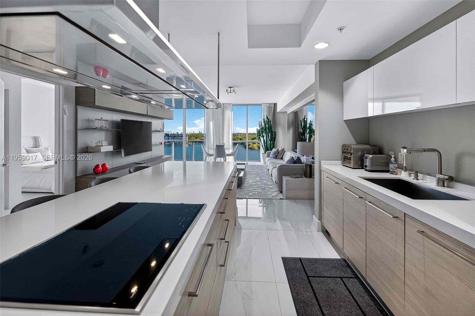 17111 Biscayne Blvd #706, North Miami Beach FL 33160