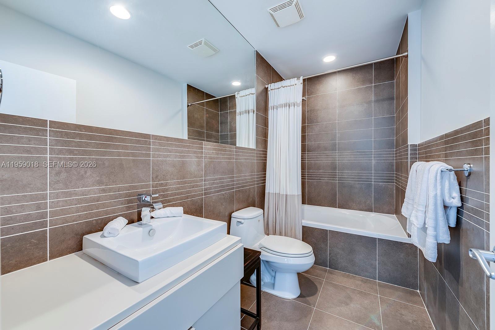 2100 Park Ave #301, Miami Beach FL 33139
